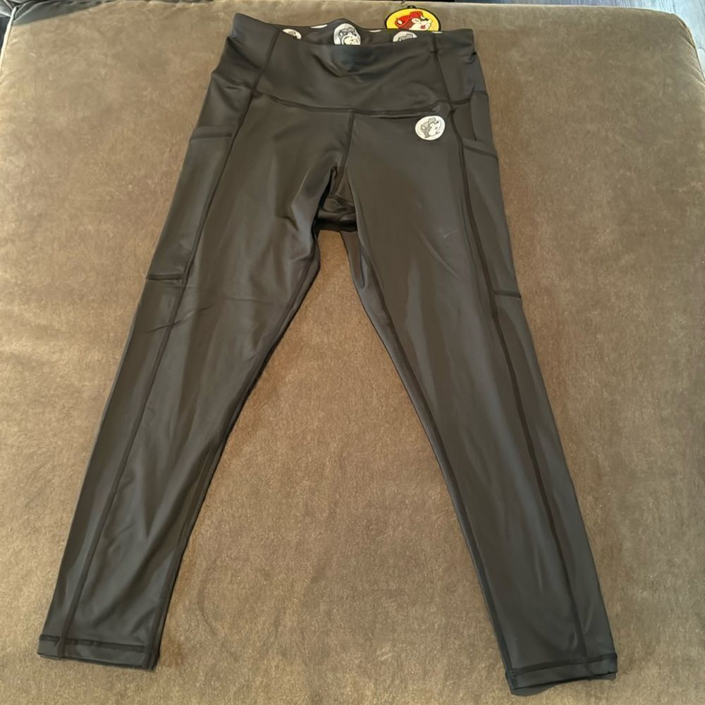 Women’s Buc-ee’s Black Leggings Yoga Pants Capri Cropped Size XS NWT